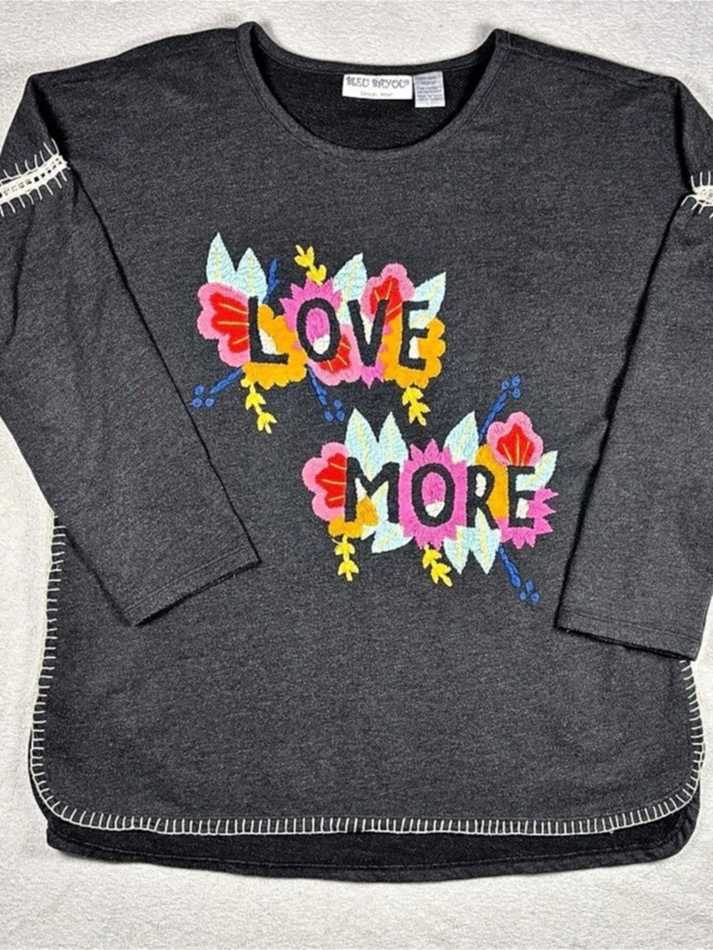 Bleu Bayou Embroidered Gray Sweatshirt Size Medium